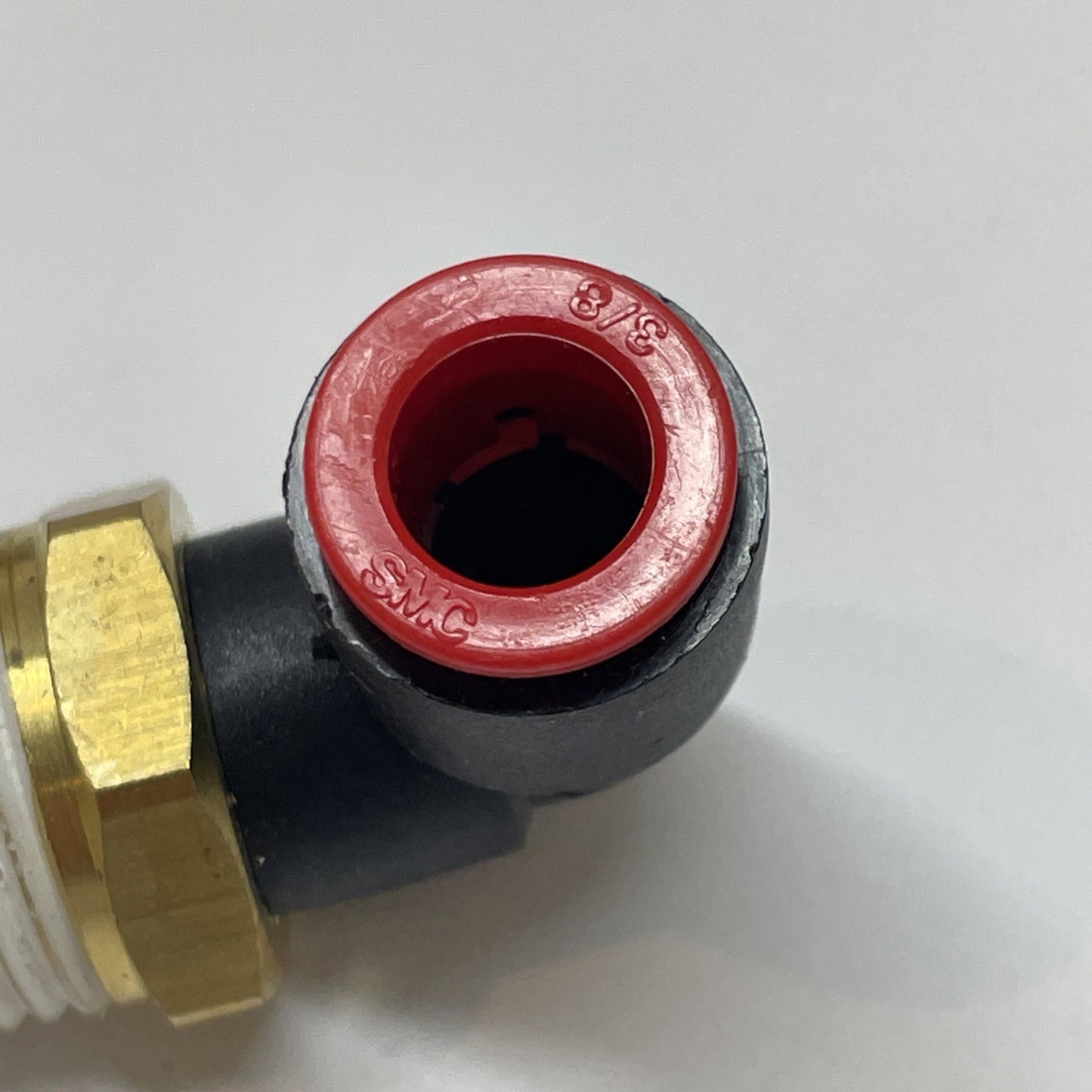 (LOT OF 39) SMC KQL11-37S One-Touch Male Elbow Fitting 3/8″ Rc (1/2″ NPT)