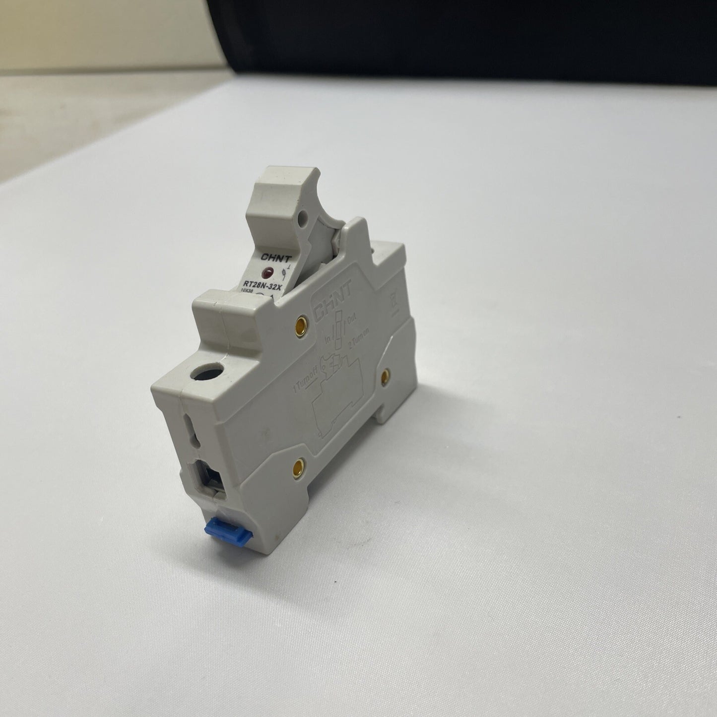 CHINT RT28N-32X 32A Fuse Holder 500VAC Panel Mount 1P Industrial