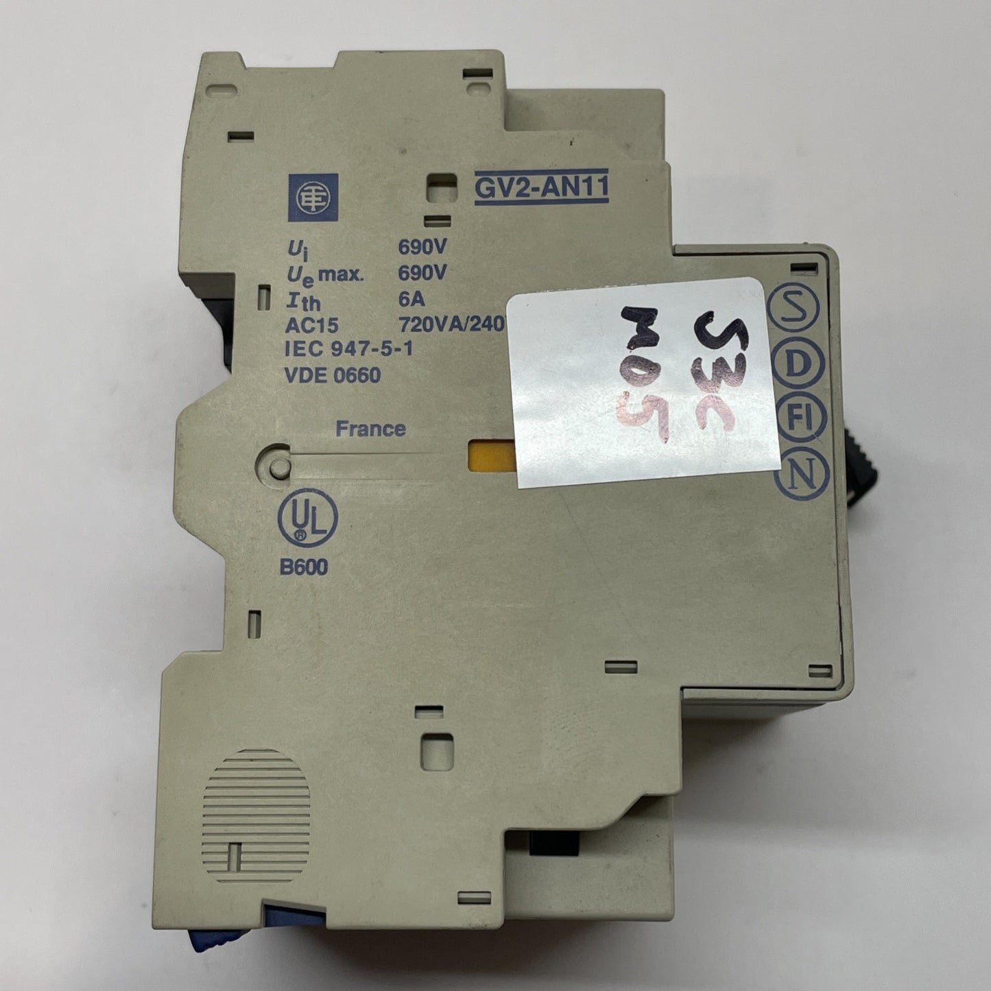 Telemecanique GV2-M05 Motor Circuit Breaker 0.63-1A Thermal Magnetic w/ GV2-AN11