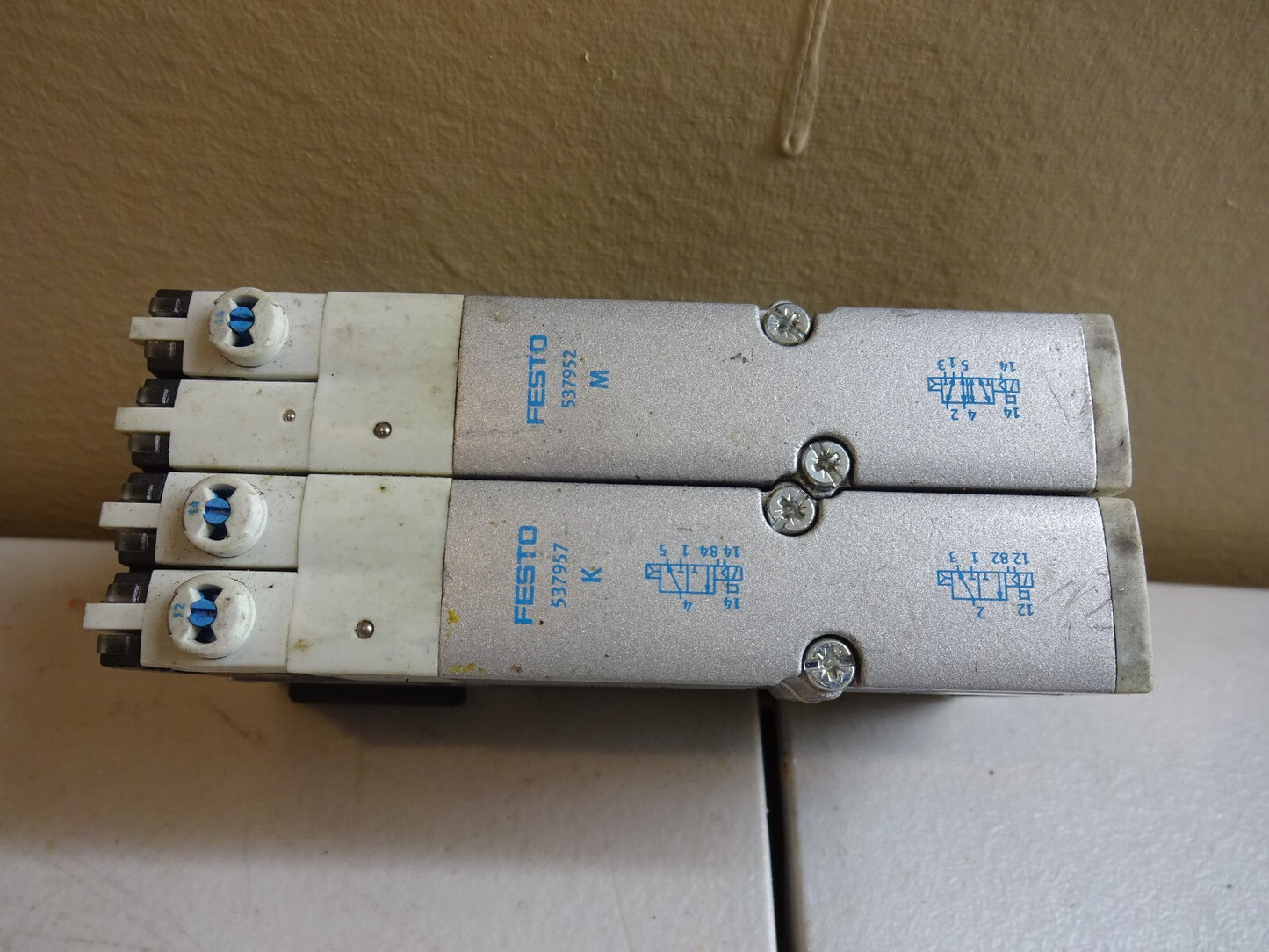 FESTO VMPA2-FB-EMS-4 WITH 537957 K / 537952 M / AND 538000 SUB BASE MANIFOLD