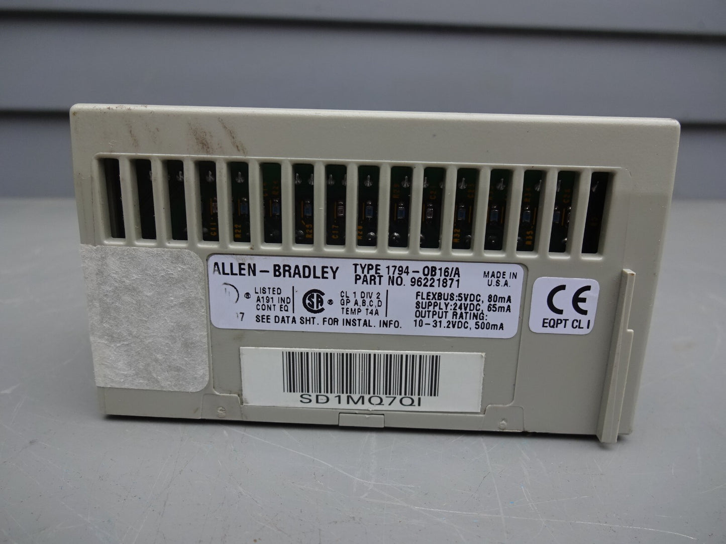 ALLEN BRADLEY 1794-0B16/A / WITH S200-TB3 / 1794-0B16 SERIES A