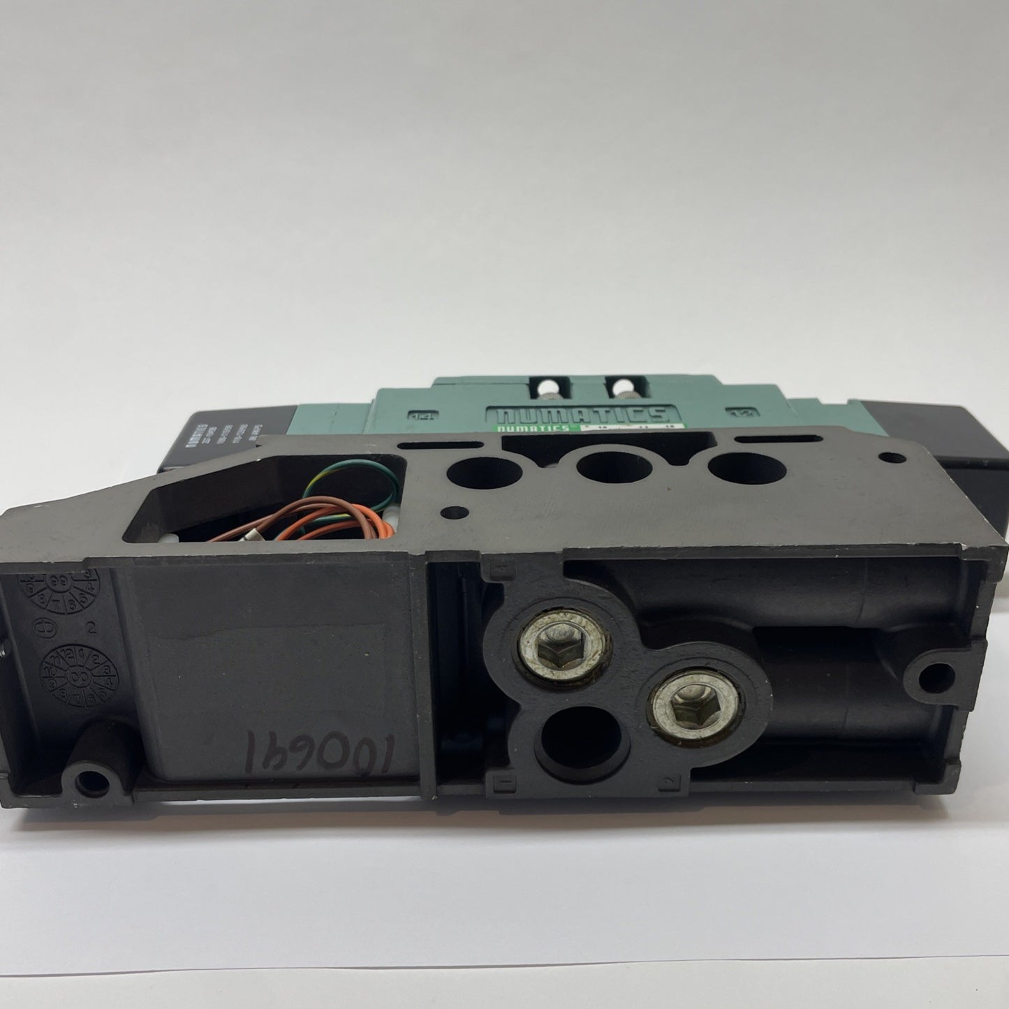 NUMATICS IS05599/11, SOLENOID VALVE  110-120VAC .06A 124BB415LP15G30 (150psi)