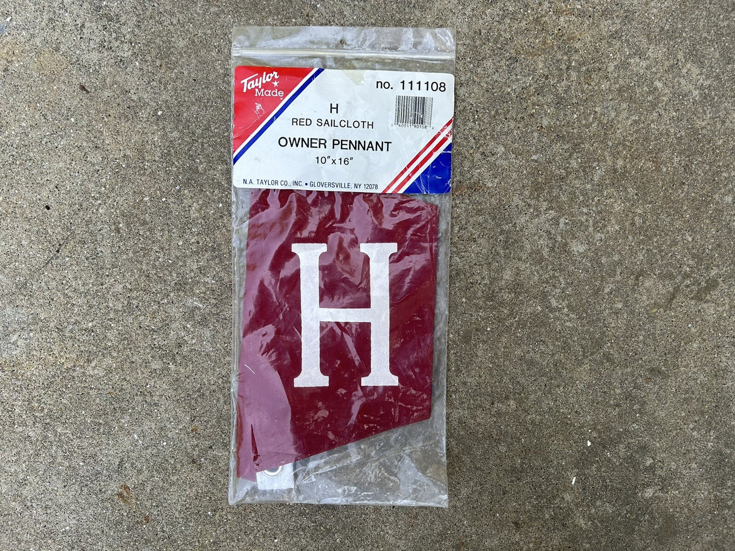 TAYLOR MADE 111108 H OWNER PENNANT 10" X 16" RED SAILCLOTH MARINE FLAG / NEW