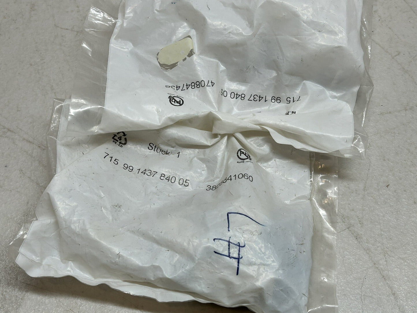 SIEMENS 715-99-1437-840-05 MALE M12 CONNECTOR CABLE OUTLET 6-8MM / LOT OF 2 NEW