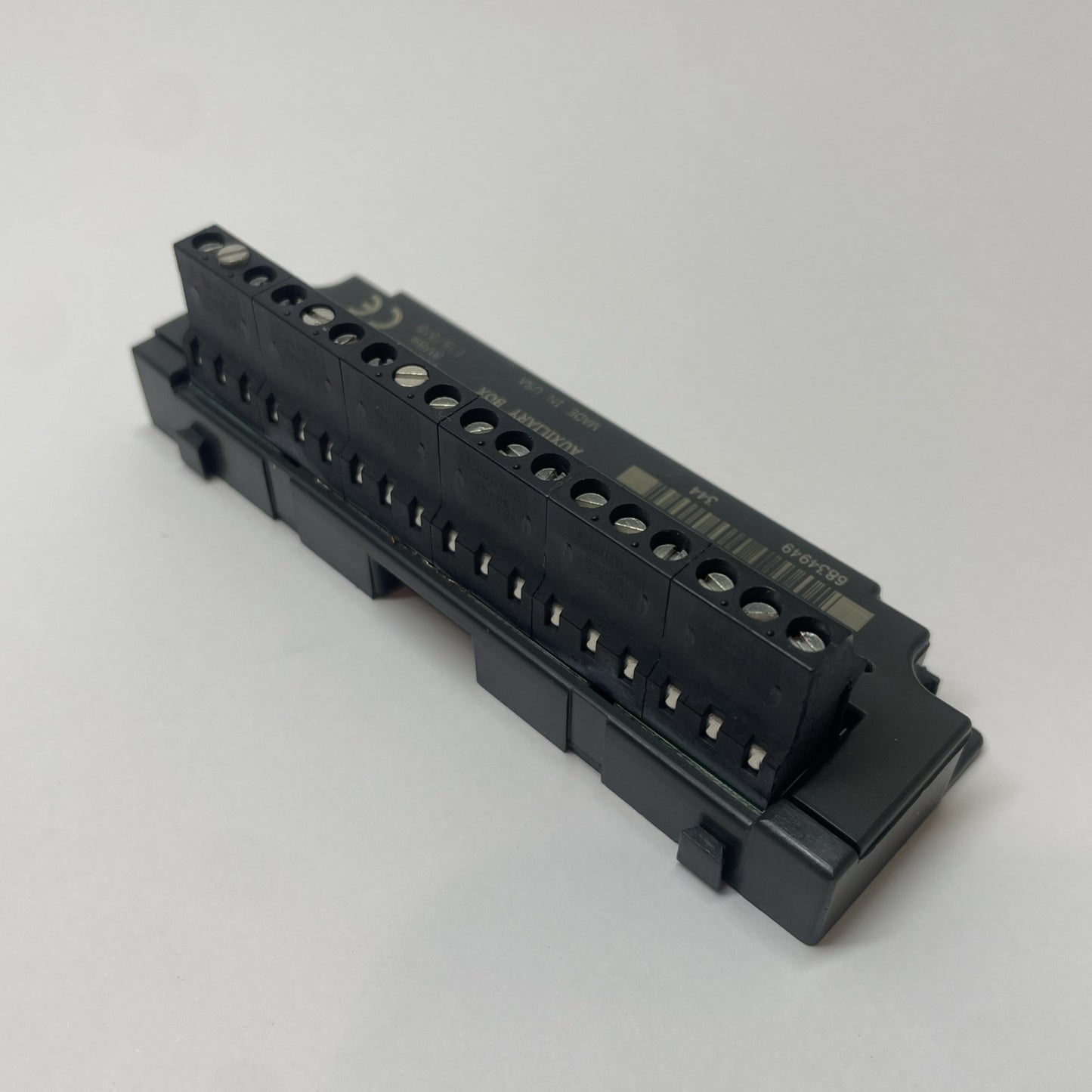 GE/Emerson VersaMax IC200TBM002A I/O Carrier Auxiliary Box / Terminal Strip