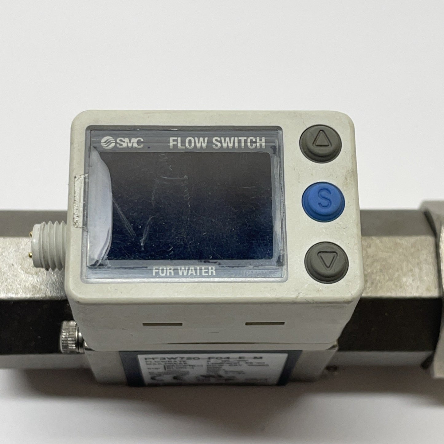 SMC PF3W720-F04-E-M / DIGITAL WATER FLOW SWITCH / 2 ~16L / MIN 1/2" F PORTS