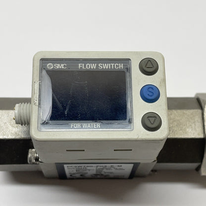 SMC PF3W720-F04-E-M / DIGITAL WATER FLOW SWITCH / 2 ~16L / MIN 1/2" F PORTS