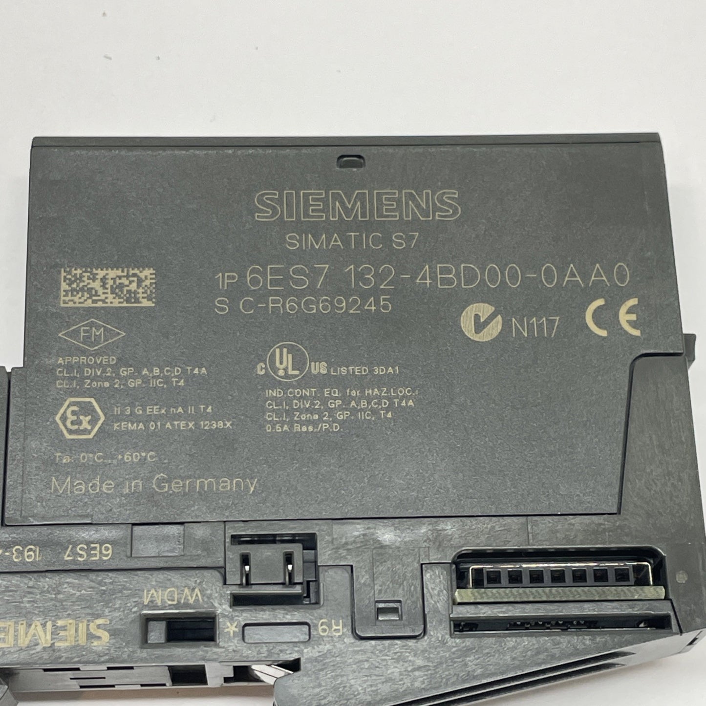Siemens SIMATIC S7 6ES7 132-4BD00-0AA0 ET Digital Output Module with Base