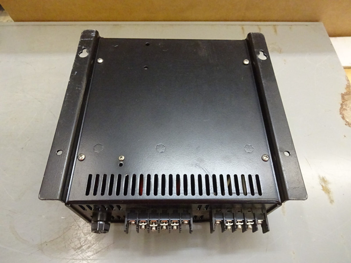 DYTEK E CLASS MARINE ELECTRONIC 10A AMP BATTERY CHARGER