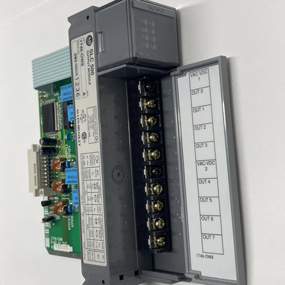 ALLEN-BRADLEY 1746-OW8 /A SER. A SLC 500 OUTPUT MODULE
