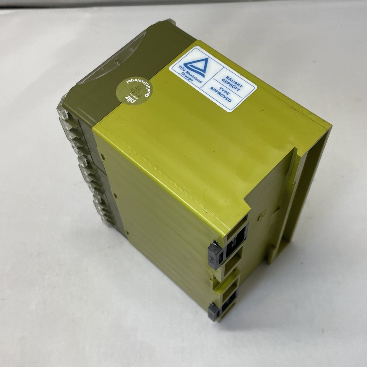 Pilz pze5v 2-8sec 24vdc 4s 1o safety relay 24vdc 3.5w