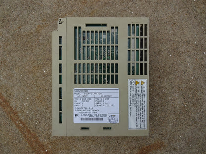 YASKAWA ELECTRIC/ SGDP-01APY100 / SERVO PACK SERVOPACK AC 200-230 IN 0-230 OUT