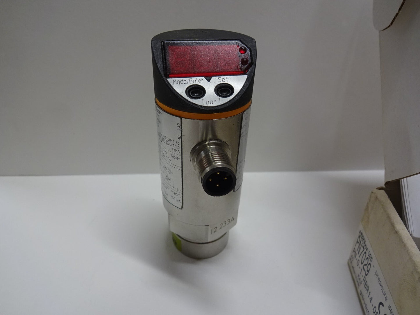 IFM EFECTOR 500 PN7029 / PRESSURE SENSOR SWITCH / PN-0-1-RBR14-QFPKG/US/ /V