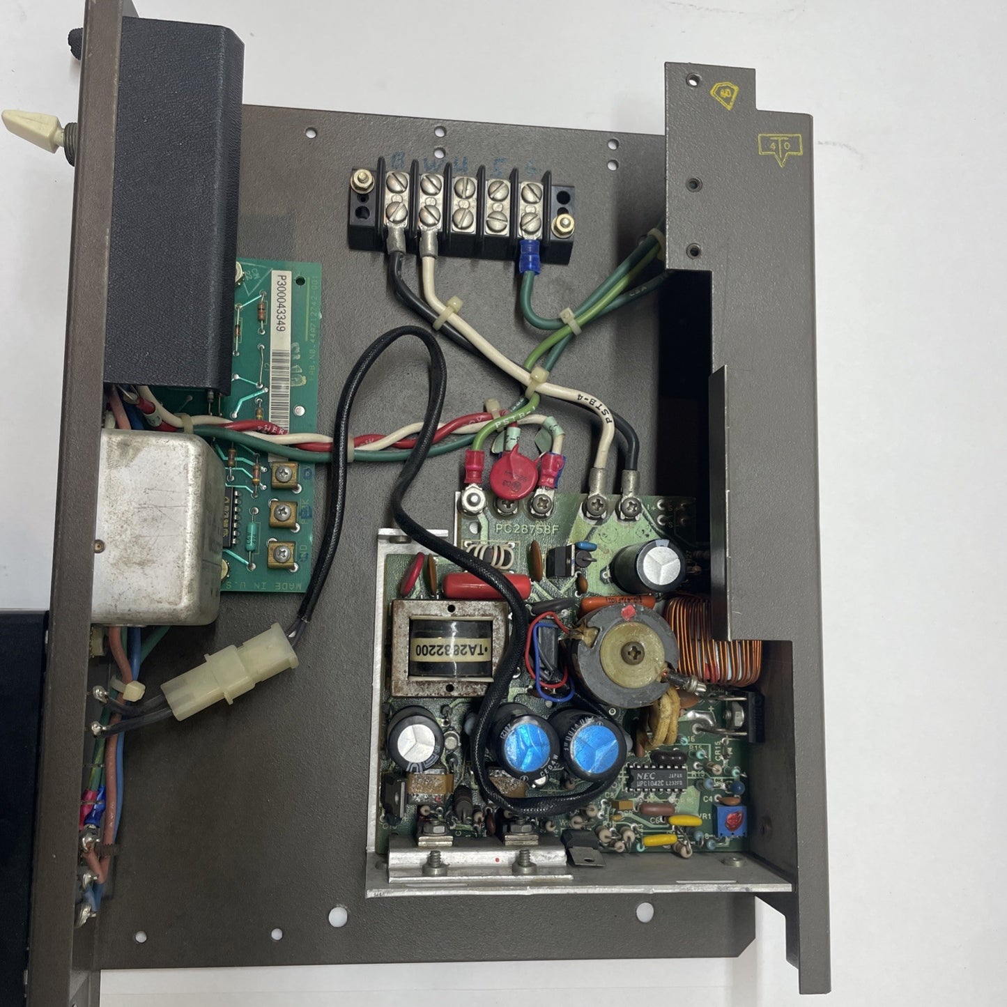 GE / Fanuc IC600PM502A Series-6 I/O Power Supply Module 115/230 VAC