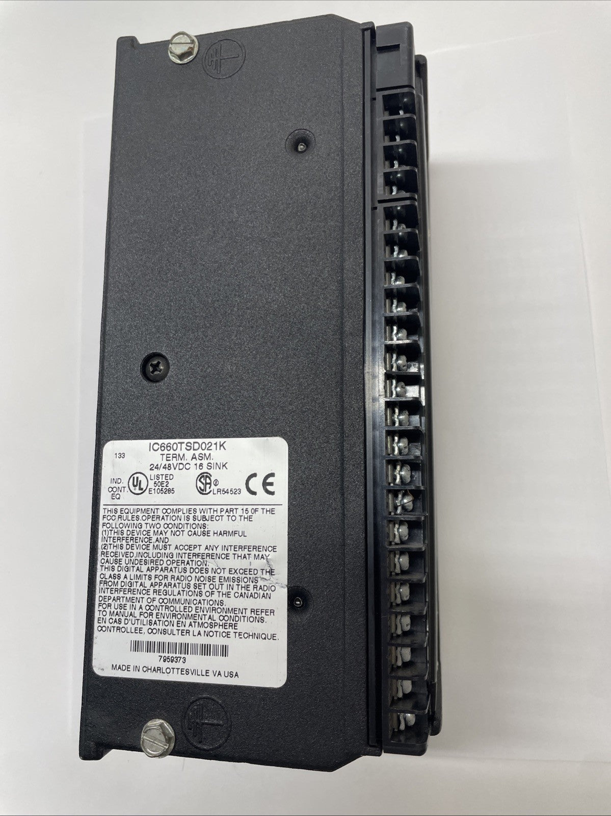 GE Fanuc IC660BBD021 Genius Sink I/O Module 24/48 VDC