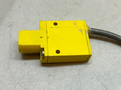 BANNER SM312D / 25619 MINI-BEAM SENSOR / USED AS DEMO ONLY