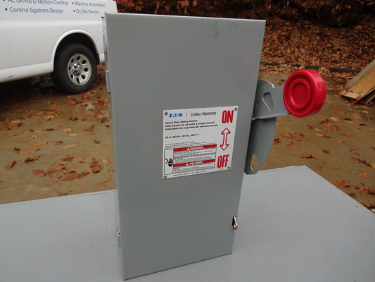 EATON DH221NGK / 30 AMP FUSIBLE SAFETY SWITCH W/ NEUTRAL 240 VAC 2 POLE / NEW