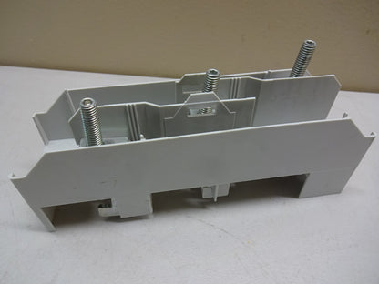 WOHNER 22-0829 CONNECTOR TERMINAL 3 POLE / 6-70MM2 AWG10-2/0 / 71-89 LB IN