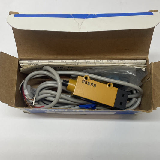 E3S-DS30E4 Omron Photoelectric Switch E3SDS30E4  12-24VDC