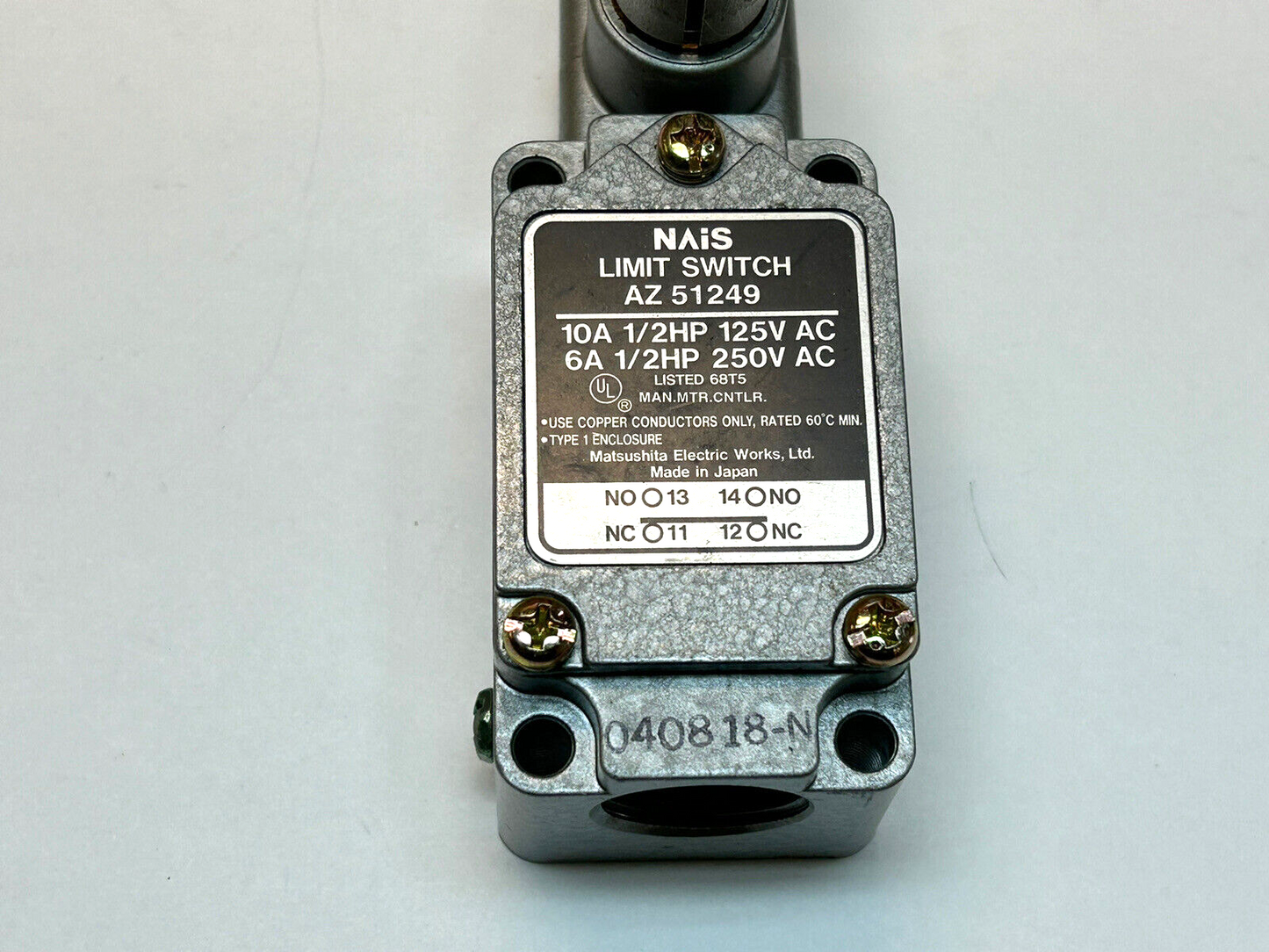 NAIS AZ51249 / LIMIT SWITCH 10A 6A 1/2HP 125VAC 250VAC / NEW NO BOX