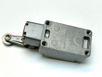 MATSUSHITA AZ5104 / LIMIT SWITCH 10A 125V 6A 250V WITH ROLLER ARM / NEW NO BOX