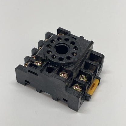 YOUNG ELECTRONICS NDS-11 RELAY 11 PIN SOCKET 10A 300V DIN RAIL MOUNT NDS11 CRDB