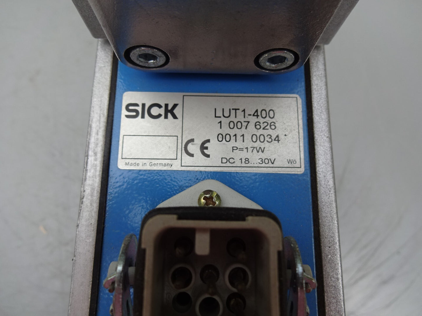 SICK LUT1-400 LUMINESCENCE SENSOR / 1 007 626 / 0011 0034