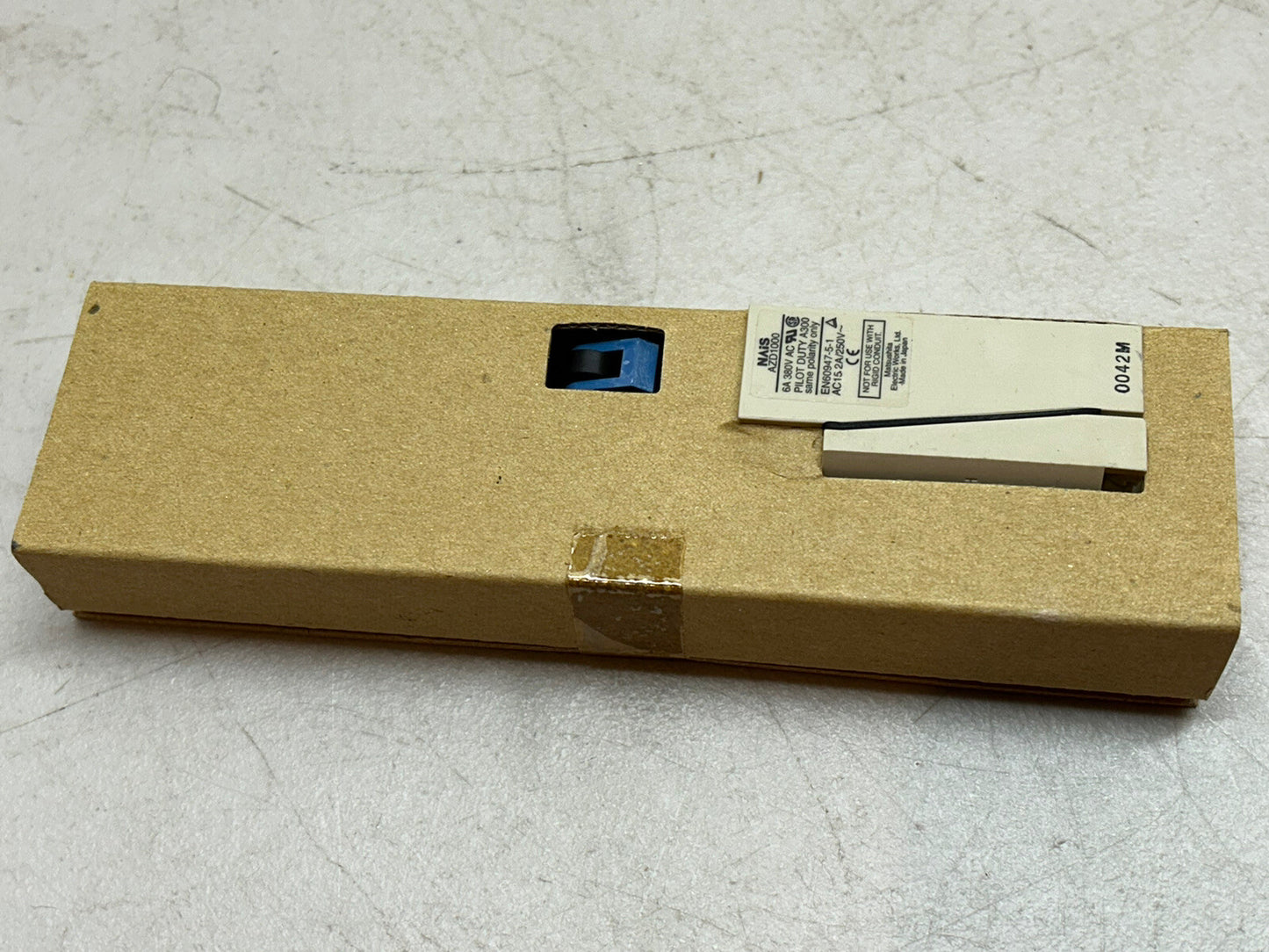 NAIS PANASONIC AZD1000 / DL MINI LIMIT SWITCH W/ ROLLER LEVER / NEW IN BOX