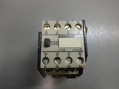 Siemens 3TH8253-0A 8-Pole Control Relay / Contactor (5 NO + 3 NC) 24/29V 50/60Hz