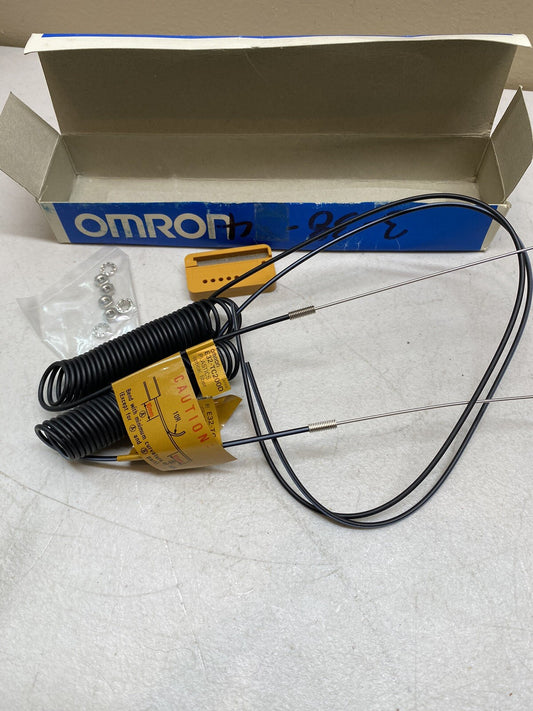 OMRON E32-TC200D / TC200D / SINGLE FIBER OPTIC CABLE QTY 2 / NEW IN BOX