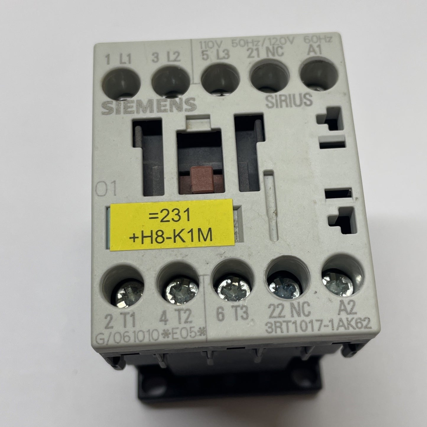 Siemens 3RT1017-1AK62 Contactor 3-Pole S00 110/120 V AC Coil
