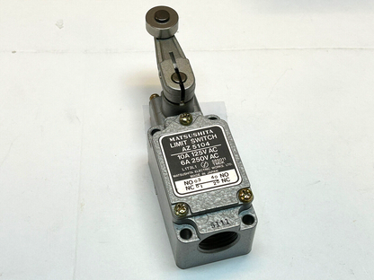 MATSUSHITA AZ5104 / LIMIT SWITCH 10A 125V 6A 250V WITH ROLLER ARM / NEW NO BOX