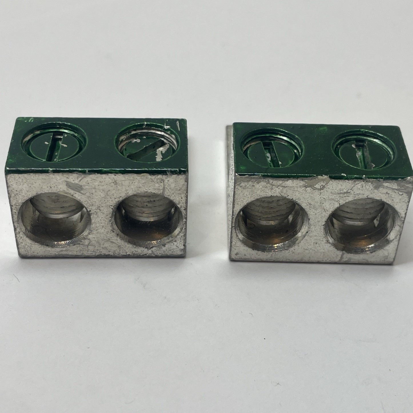 LOT OF 2 PANDUIT  2/0-14 CU9AL, LAM2A 2/0, MECHANICAL LUG, 1 HOLE, 2 BARREL