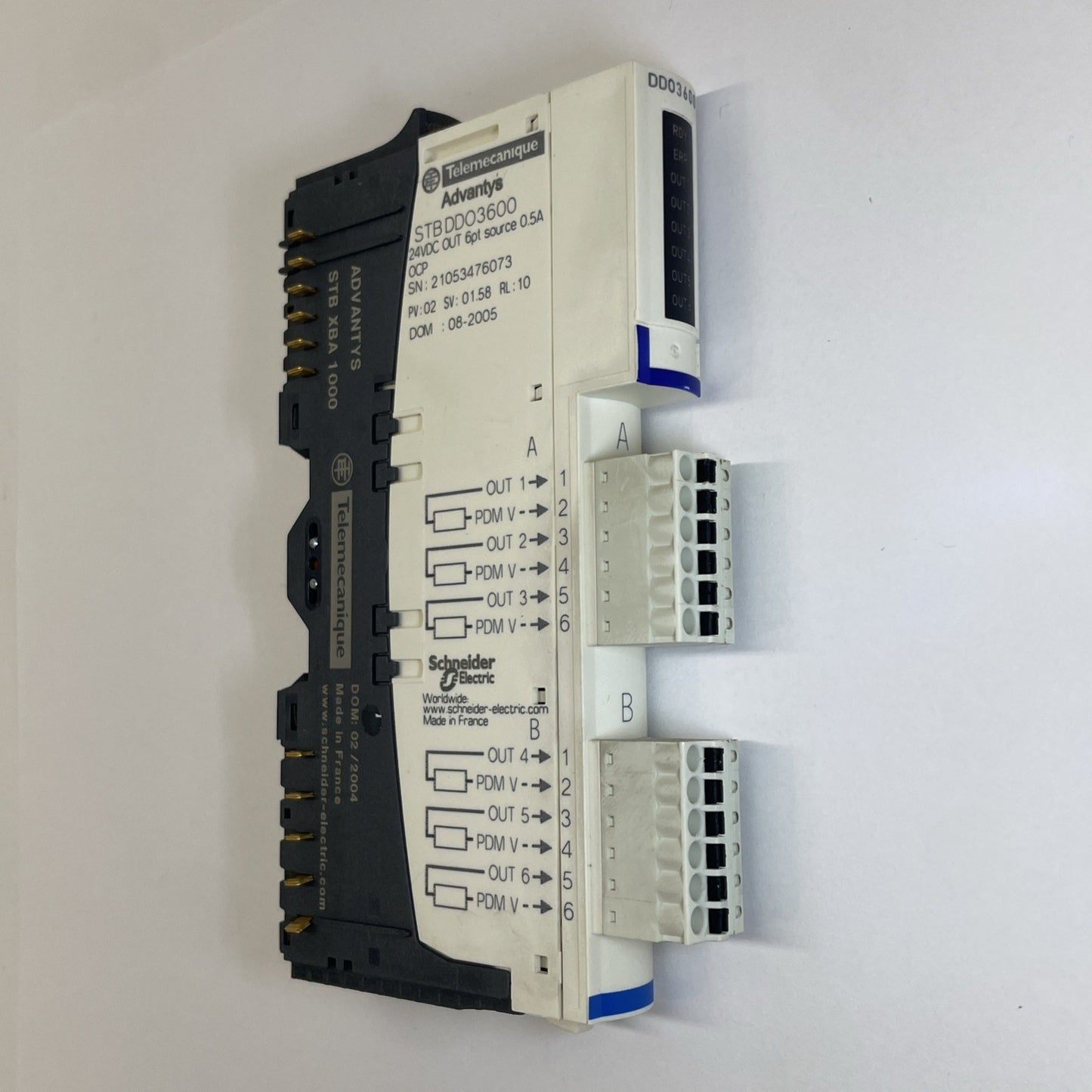 Schneider STBDDO3600 Digital Output Module 24VDC 6Pt Source w/ STB XBA 1000 BASE