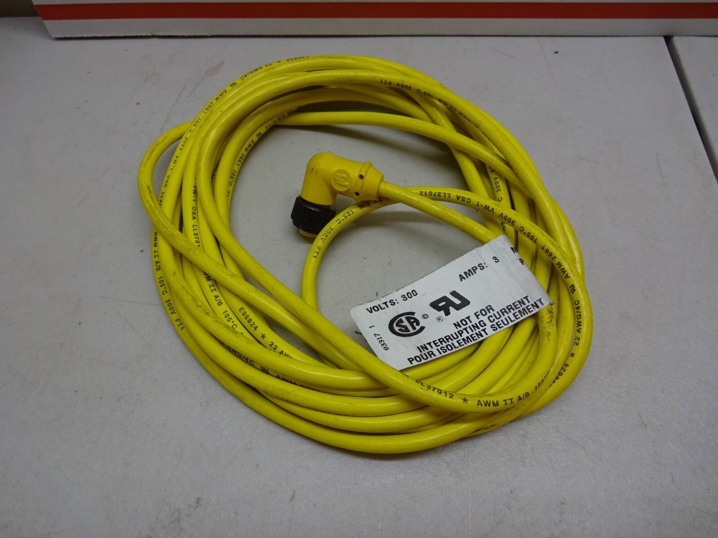 PEPPERL + FUCHS V1-W-YE5M-PVC / 903352 / 3AMP / 300V CORDSET / NEW