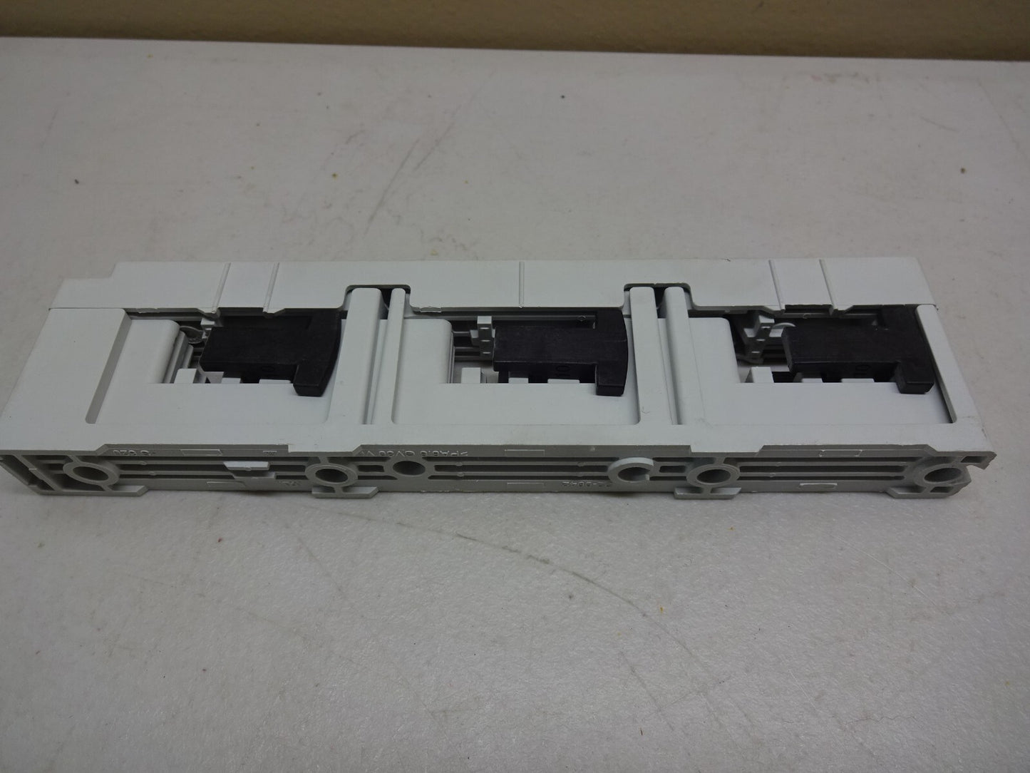 WOHNER PA6.6GV30V0 / BUS END CAP