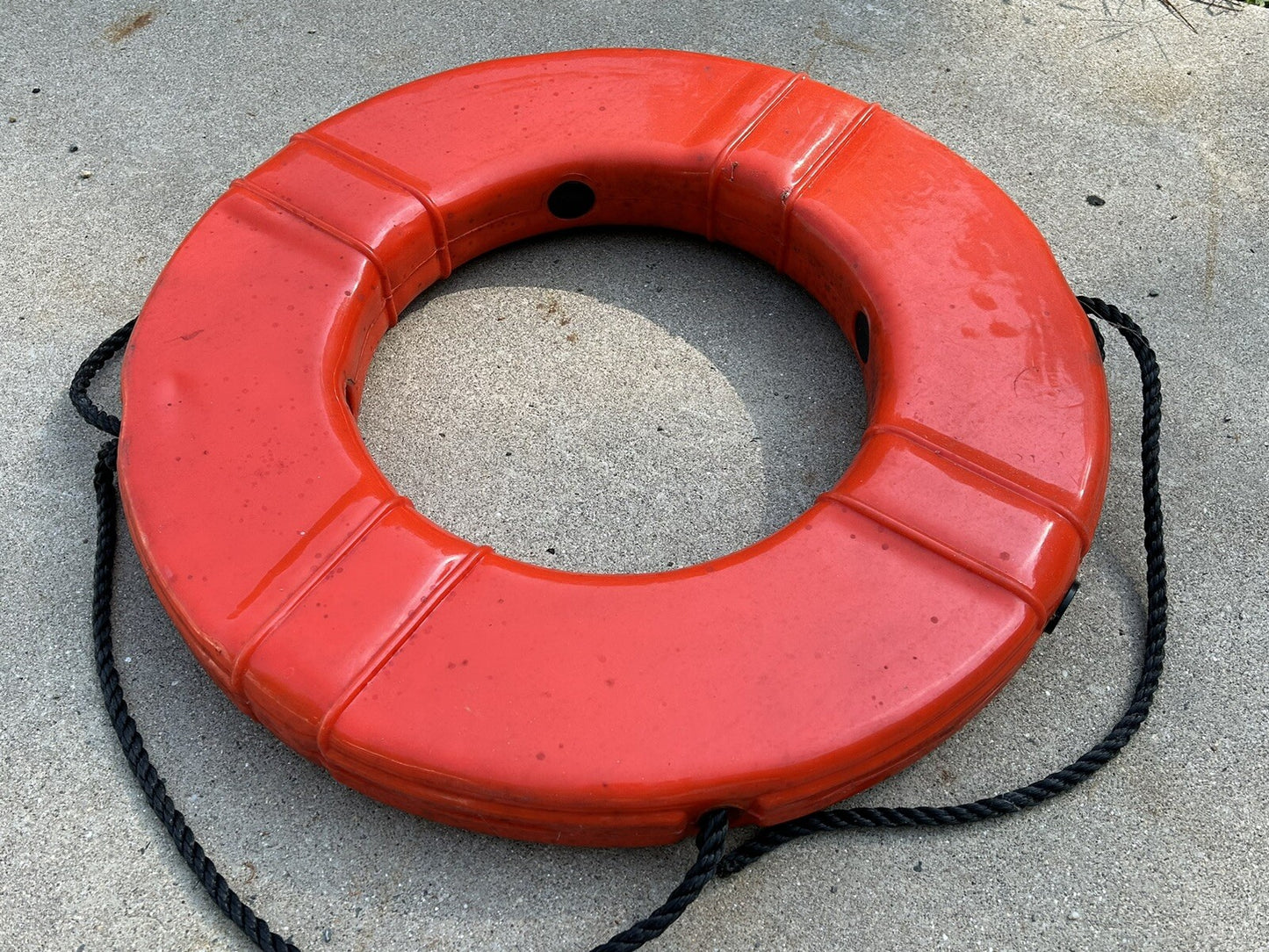 TAYLOR MADE 569 / 24 INCH ORANGE POLYETHYLENE SHELL LIFE RING / BLACK ROPE