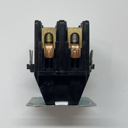 DMC DP030-2B2 120 VAC 60Hz CONTACTOR DP0302B2