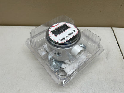 DWYER MS2-W102-LCD-NIST / MAGNESENSE II DIFFERENTIAL PRESSURE TRANSMITTER / NEW