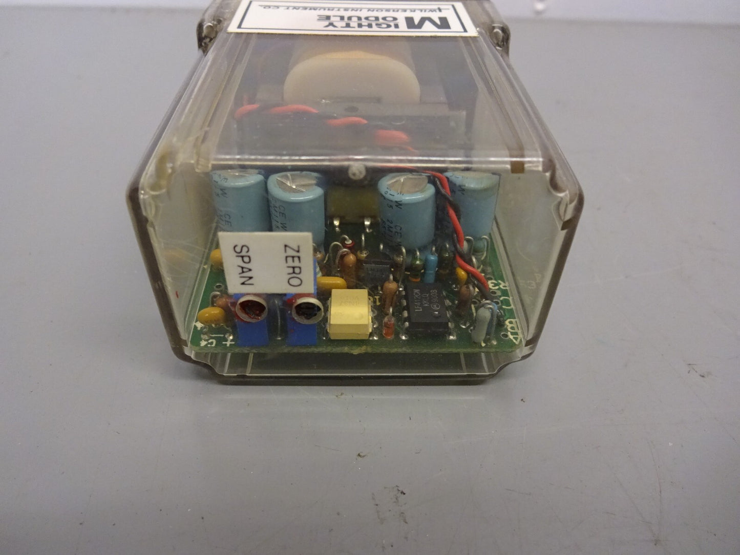 Wilkerson MM4300 Mighty Module Isolated Transmitter 8-Pin Plug-In