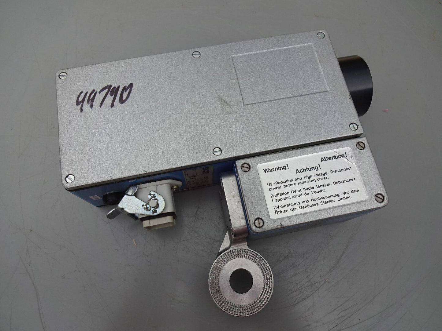 SICK LUT1-400 LUMINESCENCE SENSOR / 1 007 626 / 0011 0034