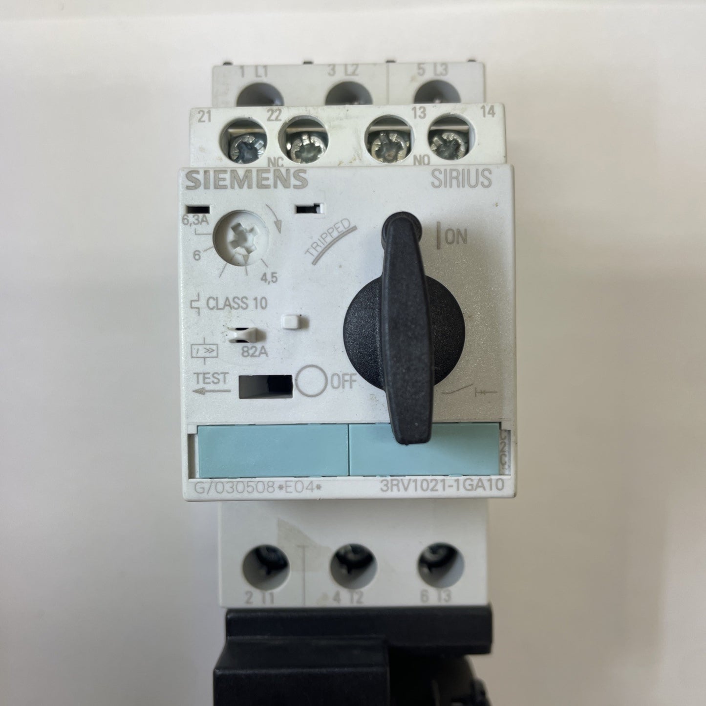 SIEMENS 3RV1021-1GA10 SIRIUS MANUAL MOTOR STARTER WITH 3RT1017-1AK61 CONTACTOR