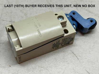 NAIS PANASONIC AZD1000 / DL MINI LIMIT SWITCH W/ ROLLER LEVER / NEW IN BOX