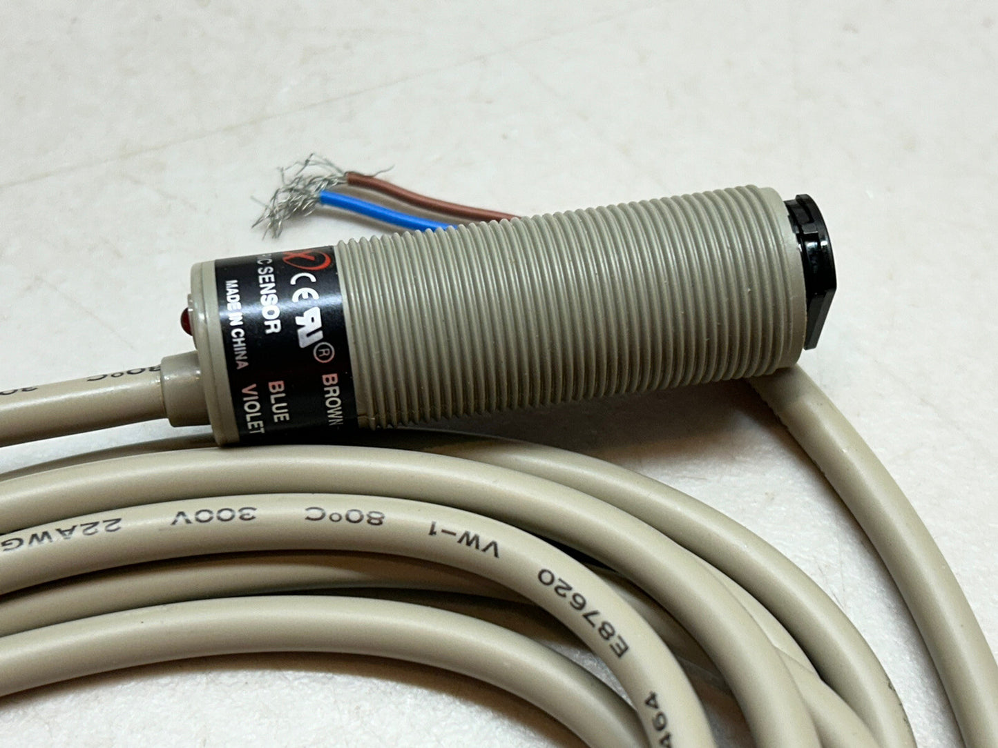 SUNX CY-21P / PHOTOELECTRIC SENSOR / USED AS SAMPLE UNIT ONLY