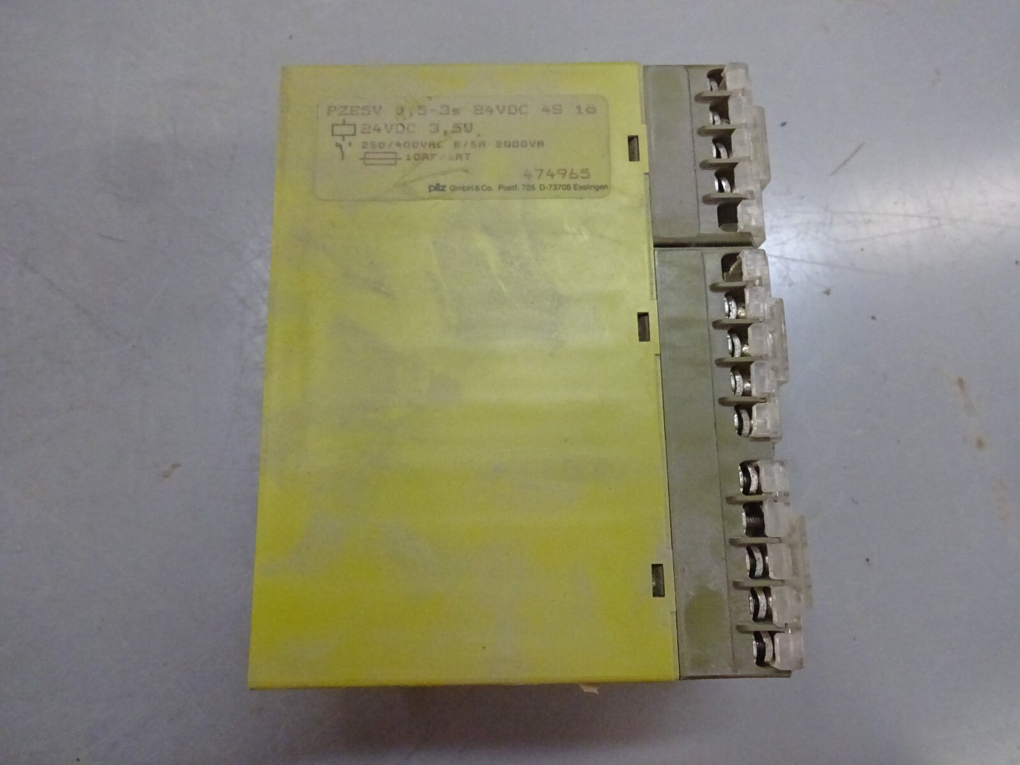 PILZ 17868 / 474965 / PZE5V SAFETY RELAY / 24VDC
