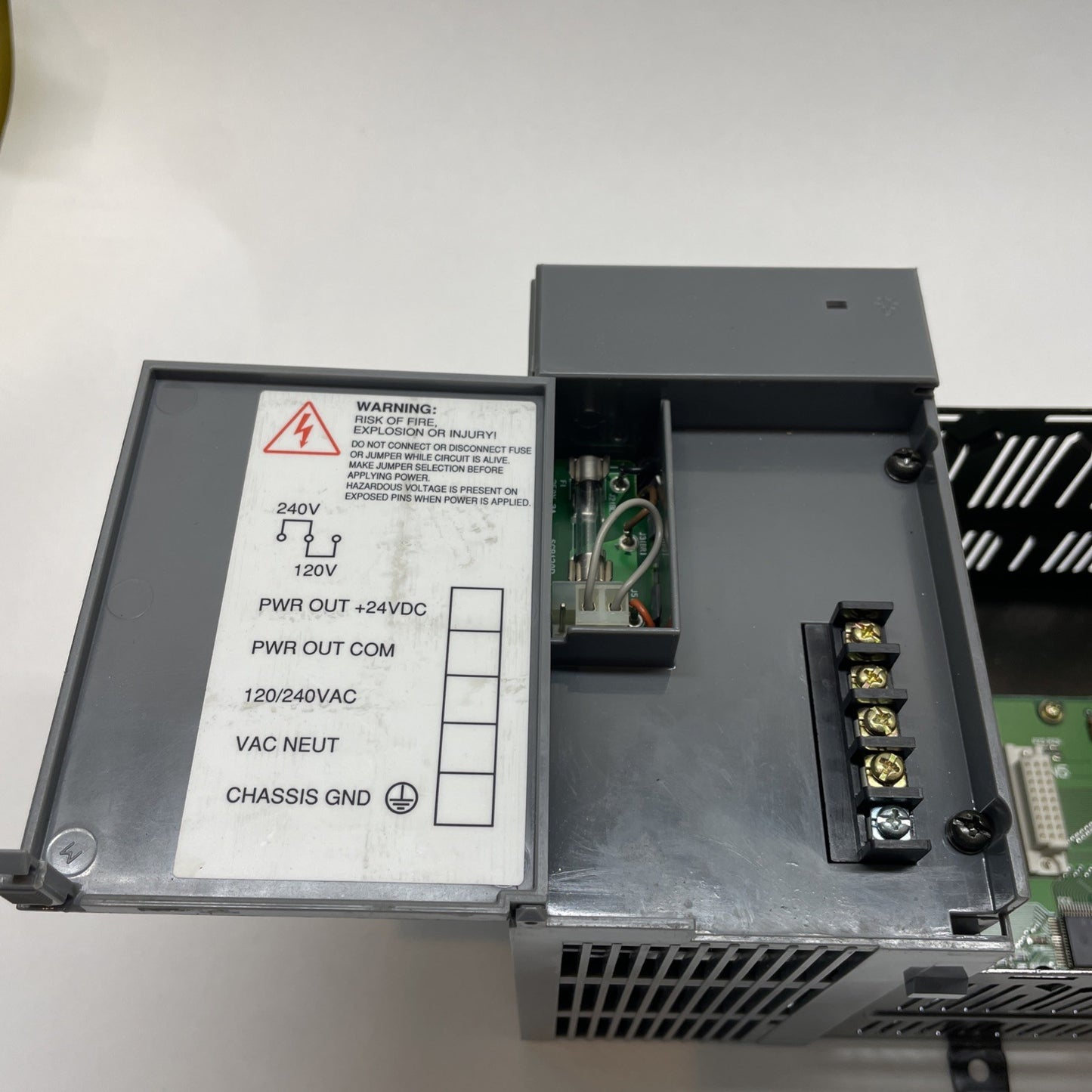 ALLEN BRADLEY 1746-A10 SER A 10 SLOT RACK W/ 1746-P2 SER C POWER SUPPLY