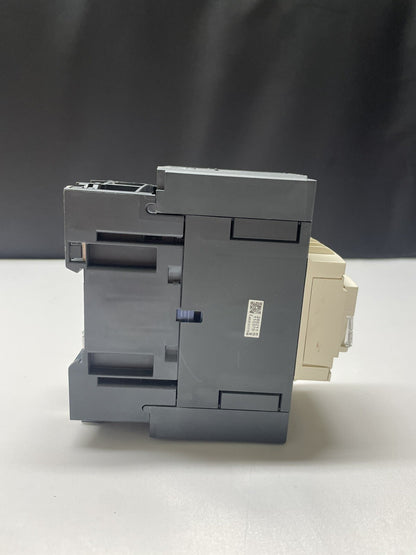 SCHNEIDER LC1D65A CONTACTOR 3 POLE 80A 690V 50/60HZ 24V COIL (LIGHTLY USED)