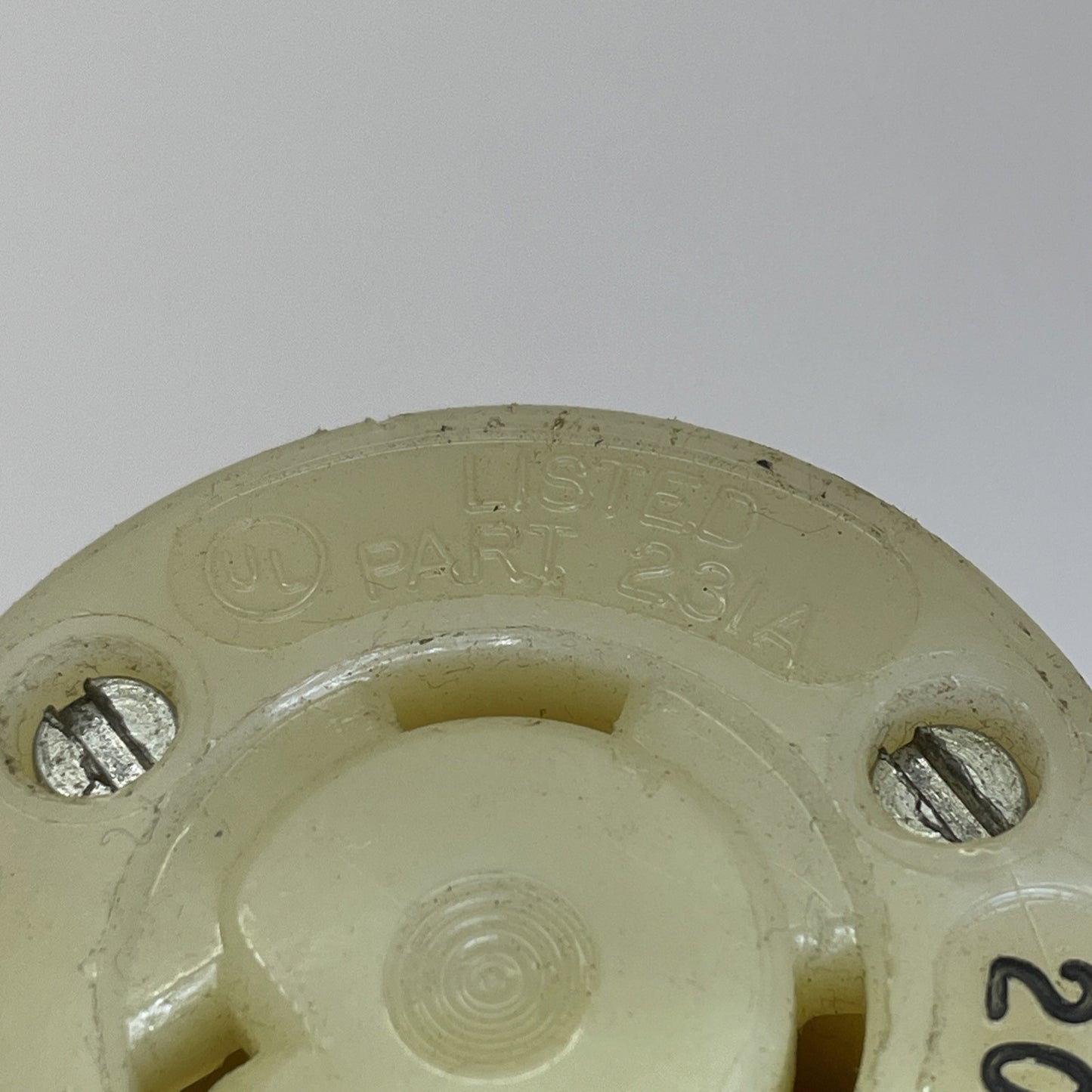 Hubbell 231A  20A 125V TWIST LOCK PLUG