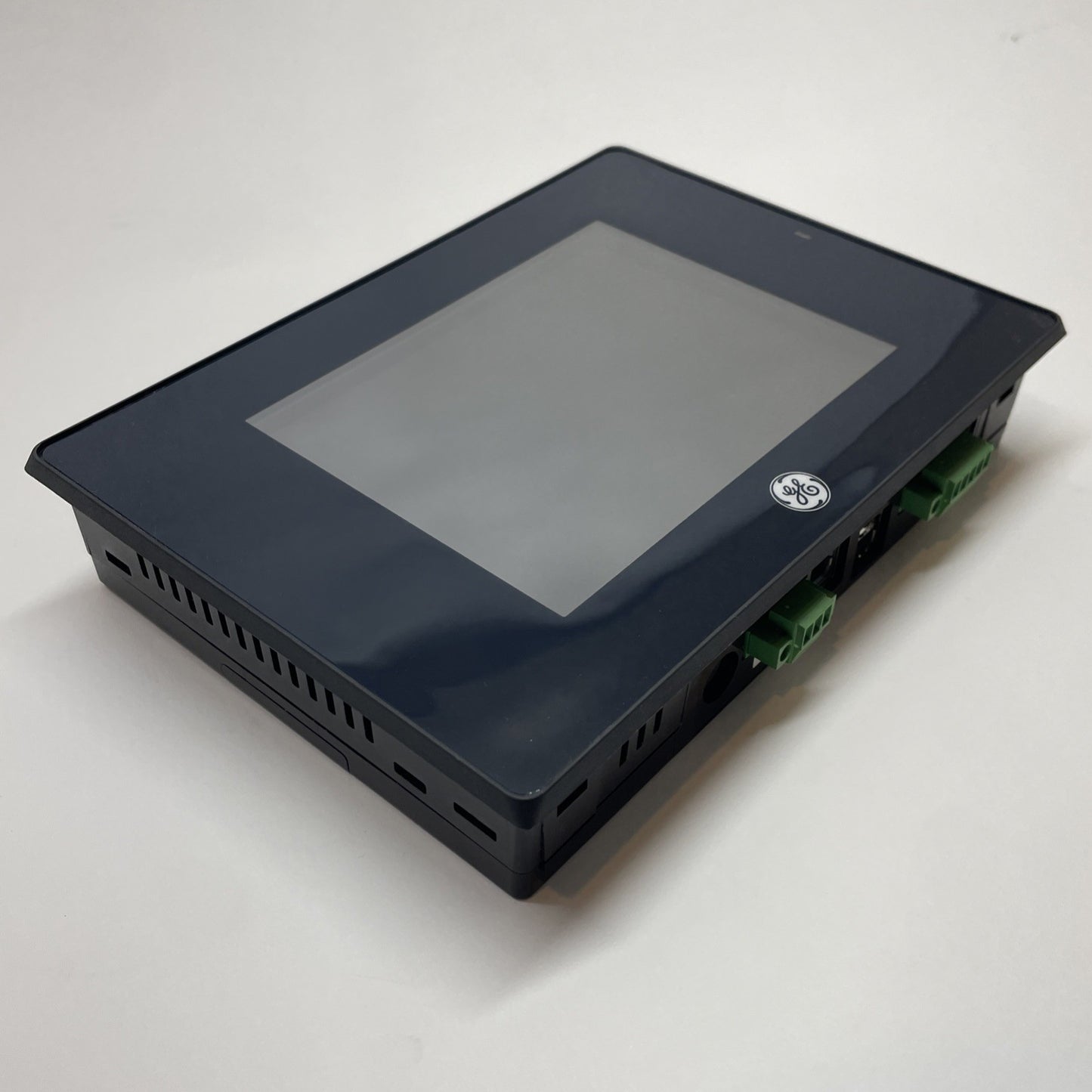 IC755CSS06RDA-AJ GE Emerson QuickPanel+ 6″ HMI Touch Screen Operator Panel