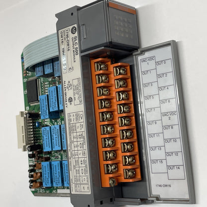 ALLEN BRADLEY 1746-OW16 SERIES C PLC MODULE